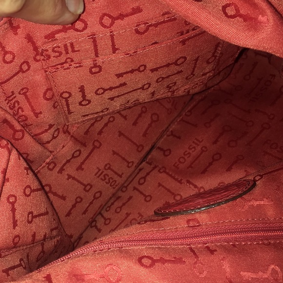 Vintage red leather Fossil Explorer shoulder overnight tote purse - Picture 5 of 10